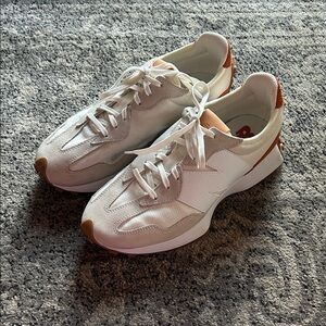 New Balance 327 Sneakers